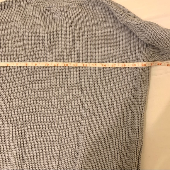 Boohoo sweater dress S/M fits loose - Picture 2 of 3